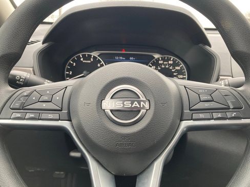 Used 2025 Nissan Altima 2.5 SV image 19