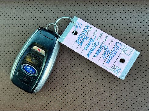 Used 2021 Subaru Outback Touring w/ Popular Package #2 image 37