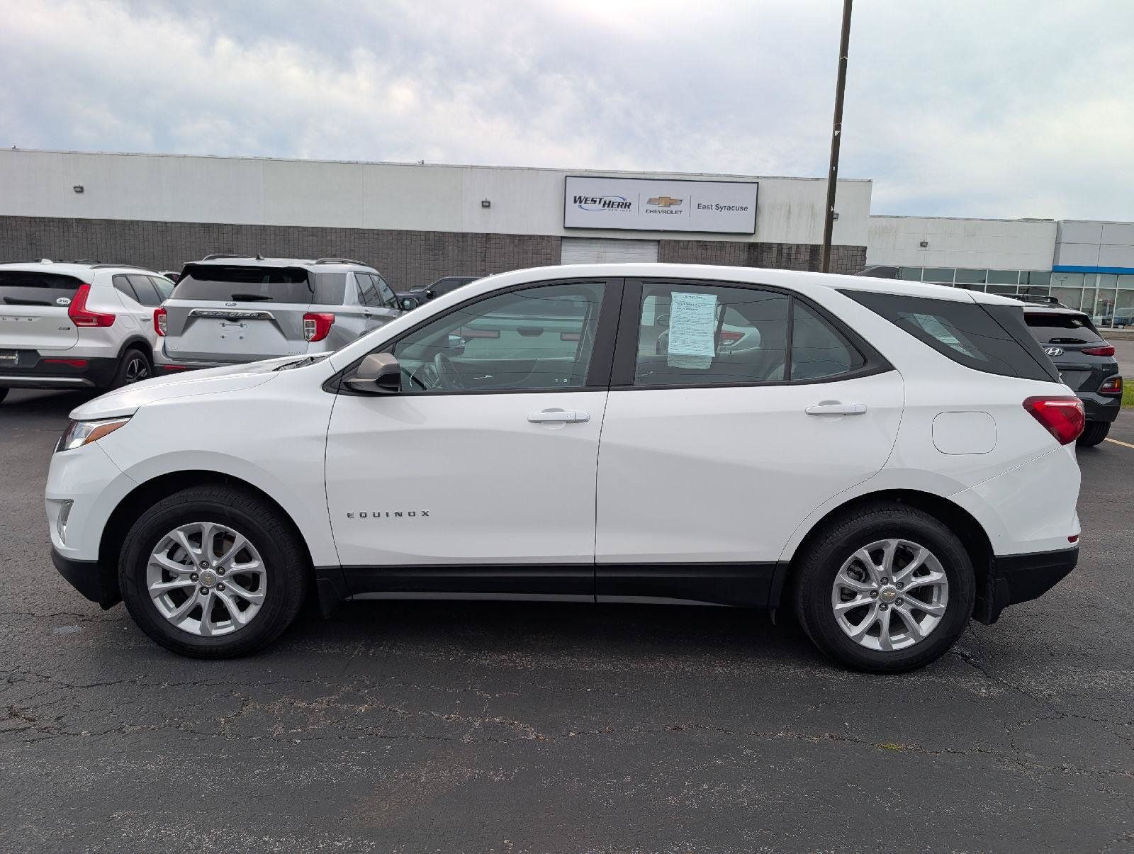 Used 2021 Chevrolet Equinox LS AWD/4WD image 5