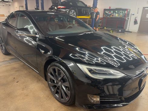 Used 2019 Tesla Model S 75D image 3