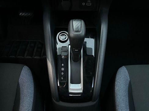 Used 2025 Nissan Versa SV image 22