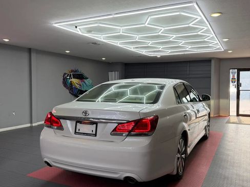 Used 2011 Toyota Avalon Limited FWD image 6