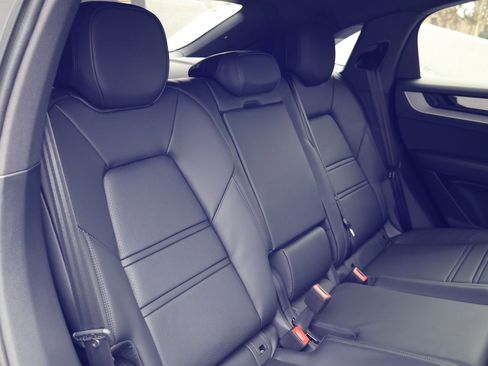 New 2026 Porsche Cayenne image 23