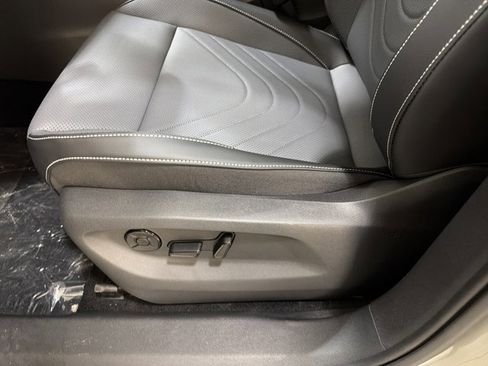 New 2026 Volkswagen Tiguan SE R-Line AWD/4WD image 17