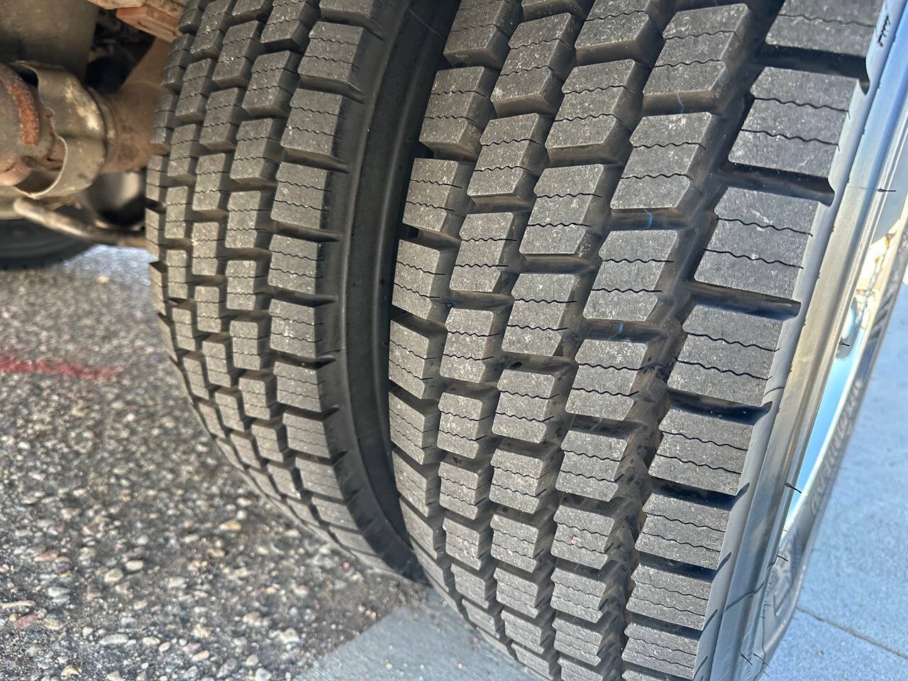 Used 2018 Ford F550 4x4 Regular Cab Super Duty image 12