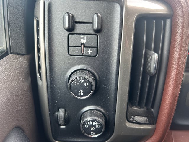 Used 2016 Chevrolet Silverado 2500 High Country w/ Duramax Plus Package AWD/4WD image 27