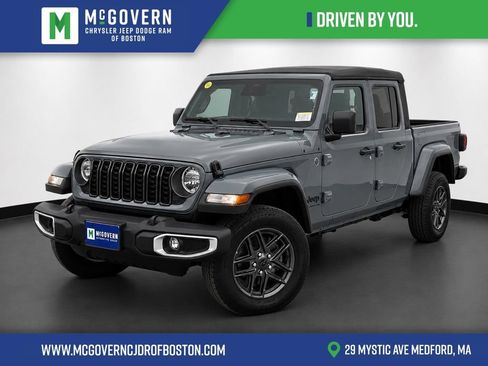 New 2026 Jeep Gladiator Sport AWD/4WD image 1