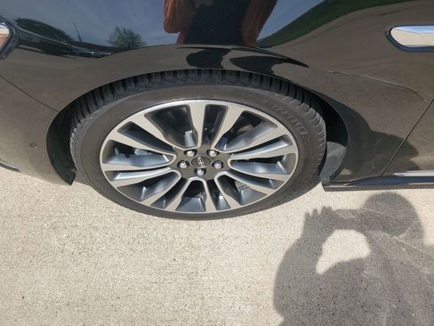 Used 2018 Lincoln Continental Reserve AWD/4WD image 40