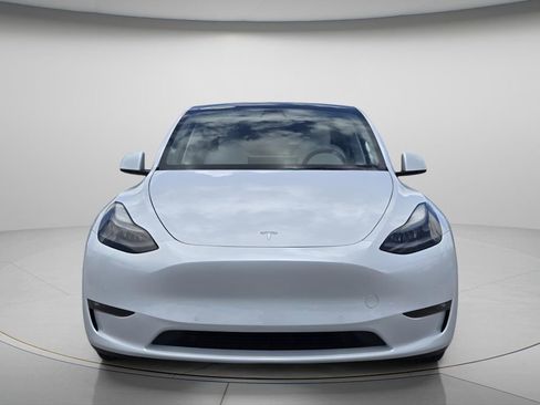 Used 2022 Tesla Model Y Long Range AWD/4WD image 5
