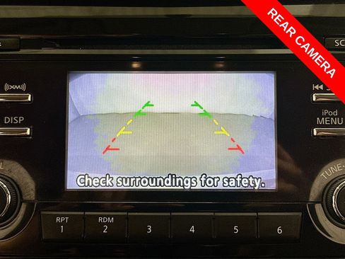 Used 2017 Nissan Rogue SV AWD/4WD image 14