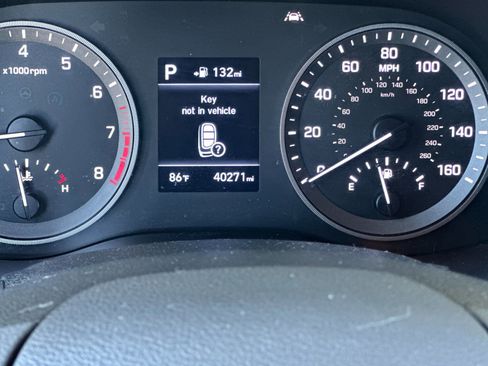 Used 2019 Hyundai Tucson Sport image 24