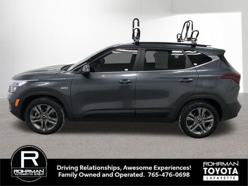 Used 2023 Kia Seltos S w/ Navigation Package image 3