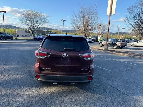 Used 2016 Toyota Highlander XLE image 4