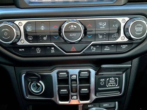 Used 2021 Jeep Gladiator Overland w/ Popular Equipment Package image 24