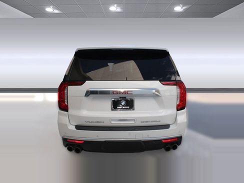 Used 2021 GMC Yukon Denali w/ Denali Premium Package image 10