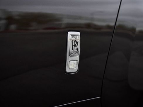 Used 2014 Rolls-Royce Wraith image 11