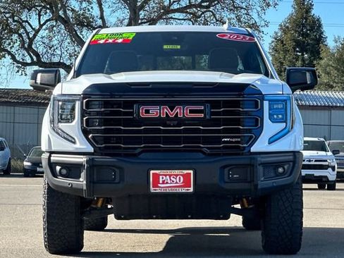 Used 2023 GMC Sierra 1500 AT4X image 12