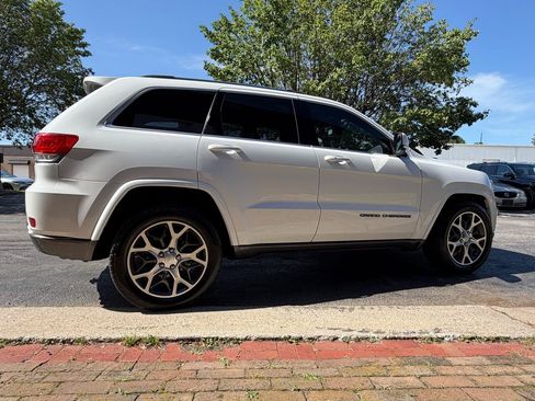 Used 2018 Jeep Grand Cherokee Limited AWD/4WD image 9