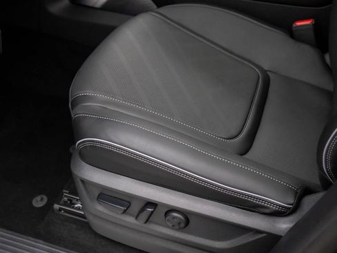 New 2026 INFINITI QX80 Luxe w/ Cargo Package image 11