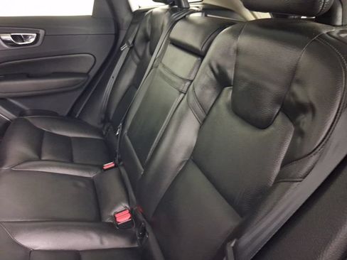 Used 2018 Volvo XC60 T6 Momentum w/ Advanced Package AWD/4WD image 17