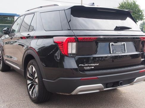 Certified 2025 Ford Explorer Platinum w/ LUX Leather Package AWD/4WD image 5