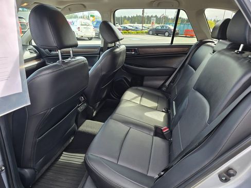 Used 2016 Subaru Outback 3.6R Limited AWD/4WD image 10