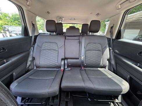 Used 2025 Nissan Pathfinder SV AWD/4WD image 31