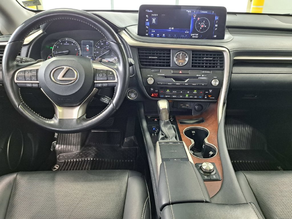 Used 2020 Lexus RX 350L Premium w/ Premium Package AWD/4WD image 27