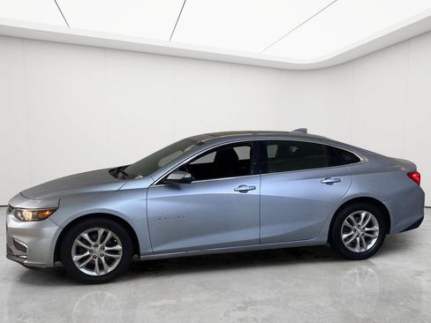 Used 2018 Chevrolet Malibu LT FWD image 32