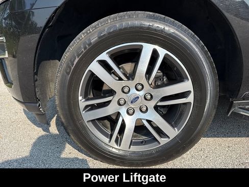 Used 2023 Ford Expedition Max Limited AWD/4WD image 12