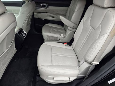 Used 2022 Kia Sorento SX Prestige image 31