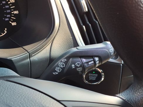 Used 2019 Ford Edge SE FWD image 26