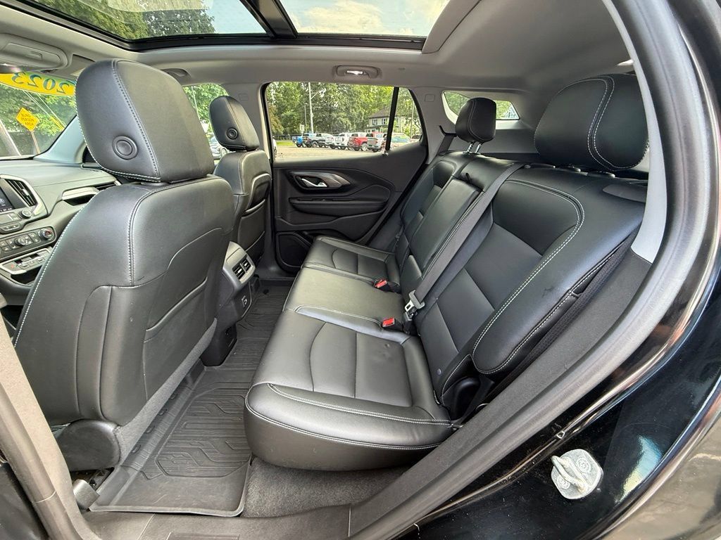 Used 2023 GMC Terrain SLT w/ Elevation Edition AWD/4WD image 21