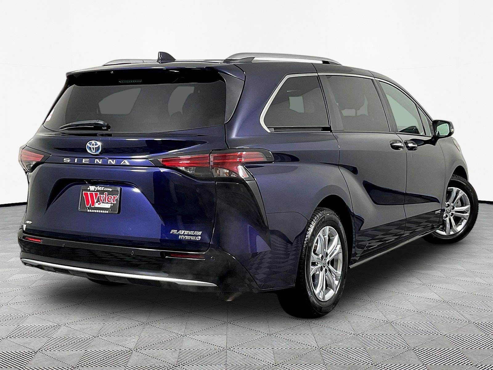 Used 2021 Toyota Sienna Platinum AWD/4WD image 6