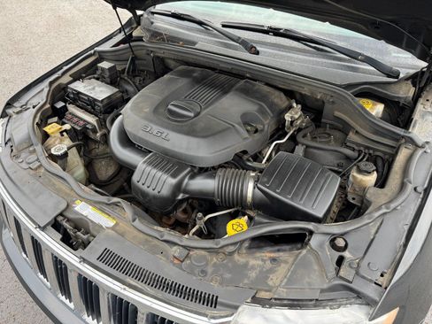Used 2011 Jeep Grand Cherokee Laredo AWD/4WD image 23