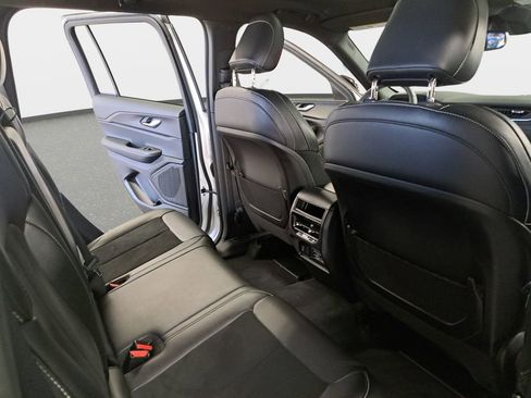 Used 2023 Jeep Grand Cherokee Altitude AWD/4WD image 11
