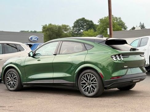 Used 2025 Ford Mustang Mach-E Premium AWD/4WD image 43