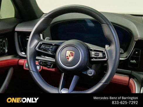 Used 2024 Porsche Panamera RWD image 11