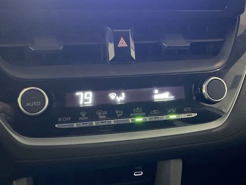 Certified 2024 Toyota Corolla Cross SE image 19