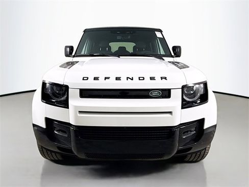 Used 2025 Land Rover Defender 110 V8 image 2