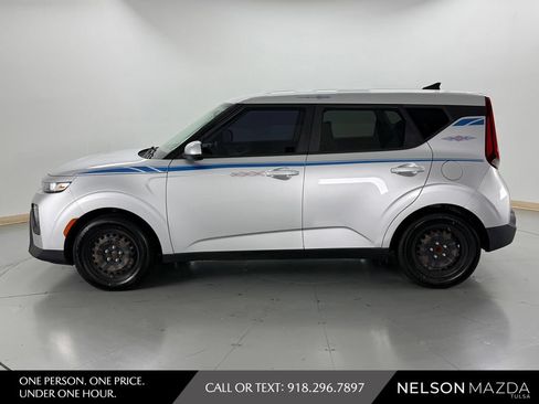 Used 2020 Kia Soul LX FWD image 9
