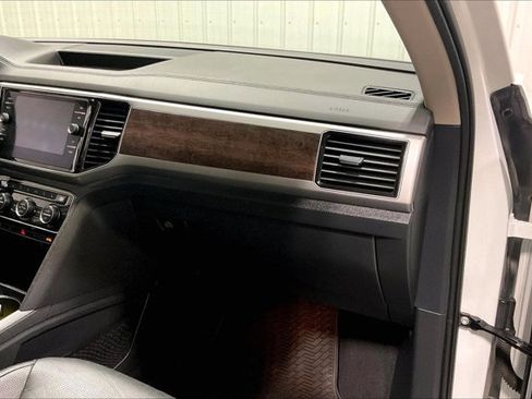 Used 2019 Volkswagen Atlas SEL Premium image 16