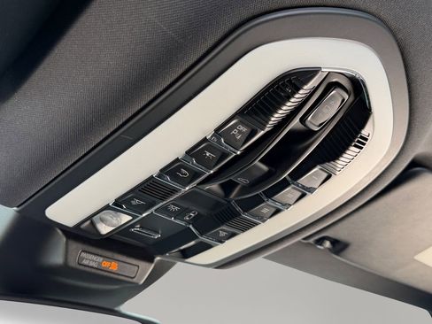 Used 2018 Porsche Macan image 27