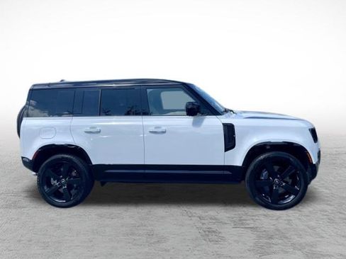 Certified 2025 Land Rover Defender 110 X-Dynamic SE AWD/4WD image 4