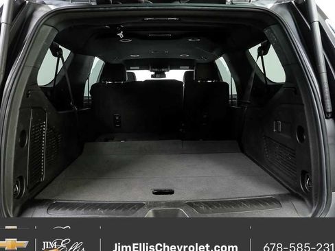 Certified 2024 Chevrolet Suburban LT RWD image 32