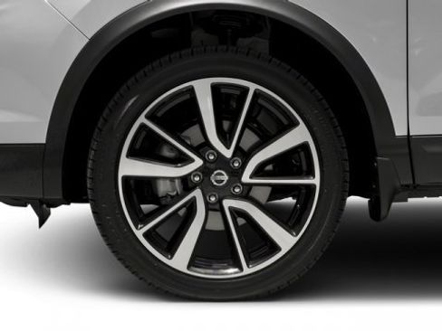 Used 2017 Nissan Rogue Sport SL w/ SL Premium Package image 14