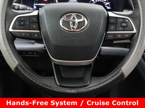 Certified 2021 Toyota Sienna XLE image 25