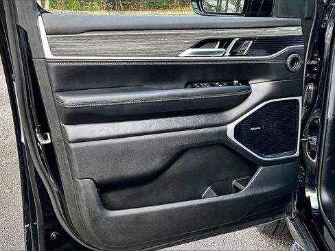 Used 2022 Jeep Wagoneer Series III w/ Flexible Seating Group image 18