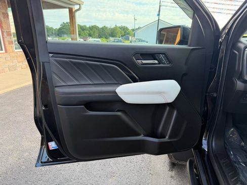 Used 2024 GMC Canyon AT4X AWD/4WD image 12