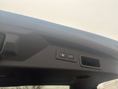 Used 2025 Subaru Forester Premium image 6